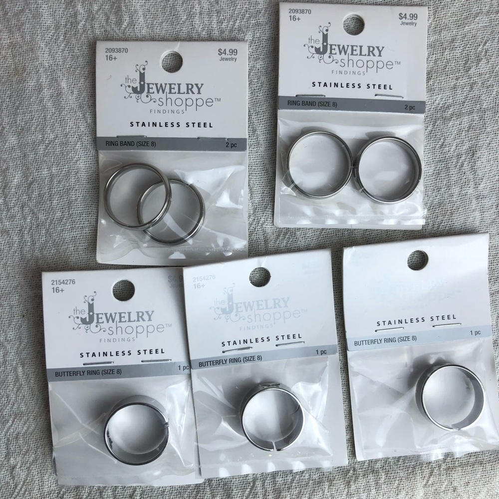 Ring lot: 5 Stainless Steel rings 2 bands, 3 butterfly rings all sz 8 #212